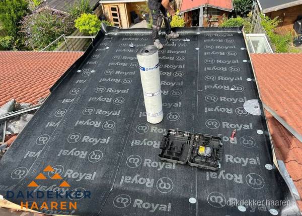 Dakrenovatie met Royal onderdak op plat dak in Haaren