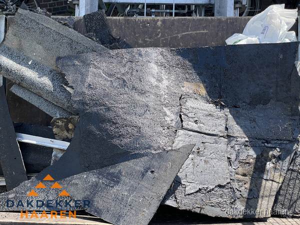 Kosten dakrenovatie: afvoer oud dakmateriaal in Haaren Kosten dakrenovatie: afvoer oud dakmateriaal in Haaren