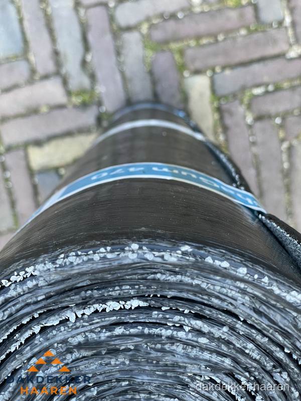 Rol bitumen dakleer met leislag voor plat dak in Haaren